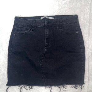 Celebrity Pink Jean Skirt Women 28x15 Size 7/28 Black Denim Regular Fit